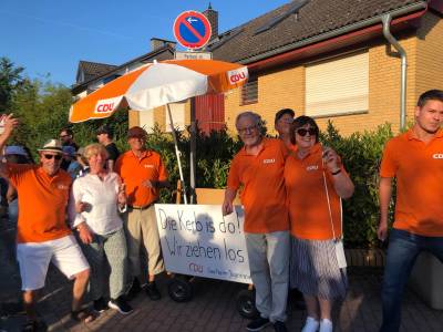 Der 3. Umzug in diesem Jahr war in Malchen am Fr. 2.9. mit einer gro�en fr�hlichen Fu�truppe.