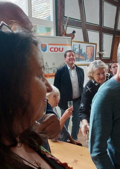 Die Scheune am Schulp�dche war gut gef�llt.