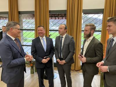 Rhein im Gespr�ch mit Kreissl, K�hler, Schimmel und Panhans.