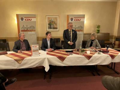 Er beschrieb umf�nglich die Fehleinsch�tzungen Putins: Durchhalteverm�gen der Ukraine, Milit�riche Fehlkalkulation und Zusammenhalt des Westens.