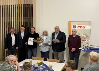 Vlnr: Alexander Kreissl, Max Panhans, Robert Nawrath, Rosemarie Klingelh�ffer, Dr. Thomas Fischbach und Harald Spalt