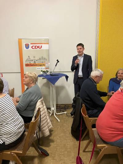 Unser Vorsitzender Max Panhans er�ffnete sichtlich stolz, �ber die gut vorbereitete Veranstaltung den politischen Aschermittwoch der �rtlichen CDU.