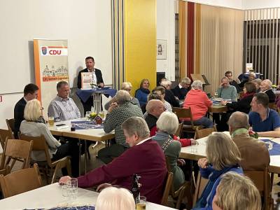 Weiterhin ordnete er die Debatte um den Kommunalhaushalt ein und zeigte sich optimistisch, dass eine gute L�sung bald erreicht werden kann.