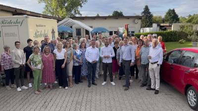 Gruppenbild nach einem gelungenen Abend mit vielen guten Gespr�chen.