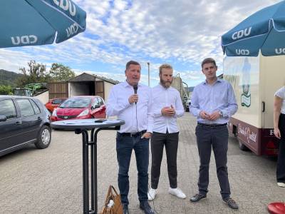 Alexander Kreissl gab einen kurzen R�ckblick �ber erfolgte und geplante Sanierungen sowie den Wunsch die gro�en Projekte erfolgreich zu Ende zu f�hren.