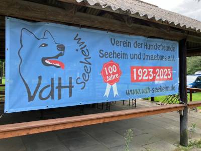 Unsere dritte B�rgertour f�hrte die CDU zum Verein der Hundefreunde Seeheim und Umgebung e.V. in den Weiherwiesen. Der Verein feiert in diesem Jahr hundertj�hriges Jubil�um, wozu wir herzlich gratulieren! 