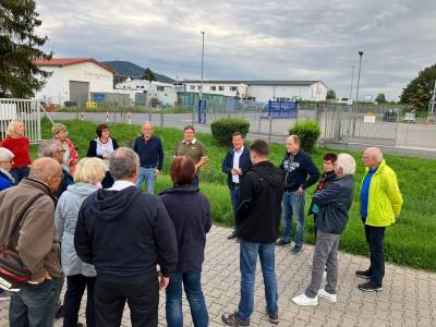 Im Rahmen der B�gertouren besuchte die CDU Seeheim-Jugenheim die Kl�ranlage des Abwasserverbandes Bickenbach/ Seeheim-Jugenheim. B�rgermeister Alexander Kreissl er�ffnete die Veranstaltung, als Verbandsvorsteher ist er bestens �ber die Vorg�nge informiert! 