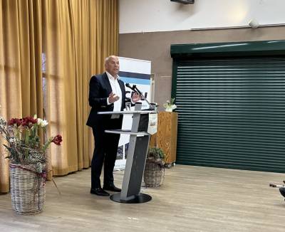 Poseck, der zuk�nftig dem Innenministerium vorstehen wird, ging in seiner Rede auf die Regierungsbildung der neuen schwarz-roten Koalition ein und kommentierte kritisch das Handeln der Bundesregierung. 