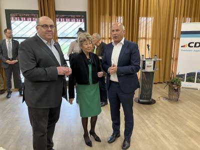 Roman Poleck im Gespr�ch mit dem 1. Beigeordneten Thomas Fischbach.