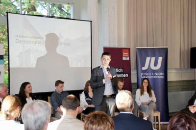 Der CDU-Vorsitzende Max Panhans begrte zahlreiche Besucher zur Diskussion 