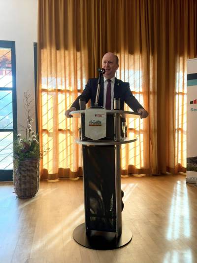 Der Hessische Finanzstaatssekret�r Uwe Becker hielt eine engagierte Ansprache �ber die Rolle Deutschland in Europa und der Welt, den n�tigen wirtschaftlichen Aufschwung und anstehende Reformen in der Migrationspolitik.