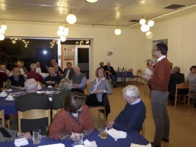 Der Vorsitzende David Grimme freute sich neben den vielen Besuchern auch Karin Wolff, MdL, B�rgermeister Olaf K�hn und das Kreisauschu�mitglied Marco Hesser begr��en zu k�nnen.