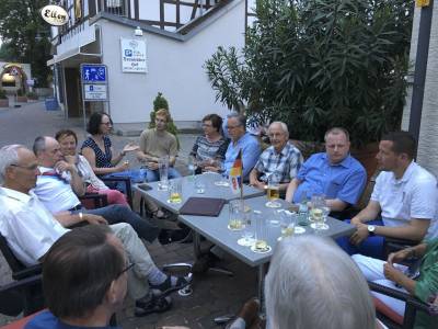 Dazu wurden auch die n�chsten Termine mit ihm abgestimmt.