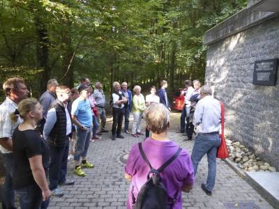 Ziel der Besichtigung war der in 2000 fertiggestellte Hochbeh�lter mit der integrierten Wasseraufbereitung.