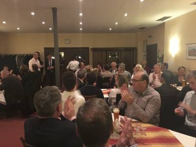 Viel Beifall im vollen Saal f�r Kreissl.