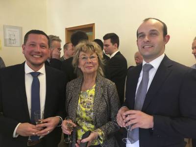 Alexander Kreissl, Karin Neipp und Lutz K�hler (Landtagskandidat) freuen sich �ber den gelungenen Empfang.