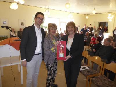 David Grimme und Karin Neipp bedankten sich bei Eva K�hne-H�rmann.