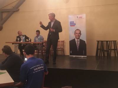 Seinem �berzeugenden Vortrag folgte eine intensive Diskussion �ber aktuelle Themen.