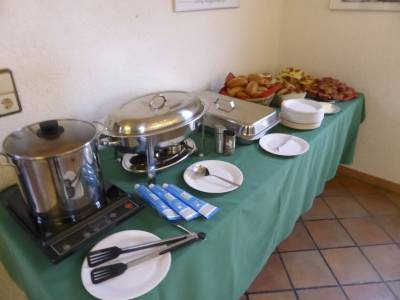 Unser Balkh�user Organisationsteam (Familie Hoffner und Petra K�hn) hatten ein �ppiges Buffet vorbereitet.