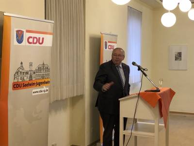 Kartmann betonte in seiner Rede die Wichtigkeit der politischen Diskussion f�r die Demokratie und die Bedeutung Europas f�r Deutschland.