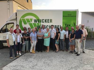 Unsere Besuchergruppe war beeindruckt von dieser F�hrung durch Familie Weicker - herzlchen Dank daf�r.