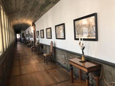 Zahlreiche Galerien und R�ume zeugen vom barocken Prunk.