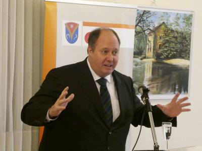 Schwerpunkte seiner Rede waren. ���ere und innere Sicherheit, Wahrung des Wohlstands, Qualifizierung f�r die Digitalisierung und Klimawandel.