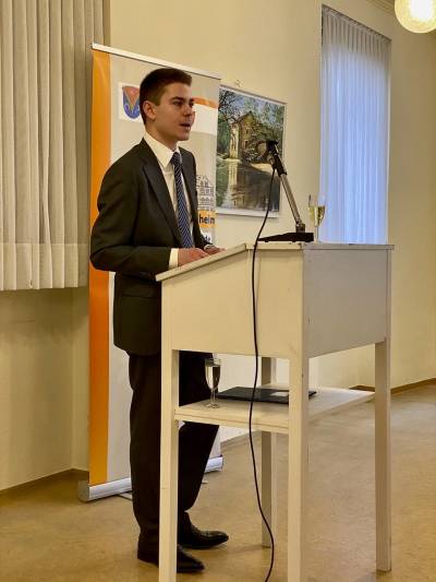 Der Vorsitzende Max Panhans begr��te die G�ste und ging in seiner Ansprache auf die Kommunalpolitik ein.