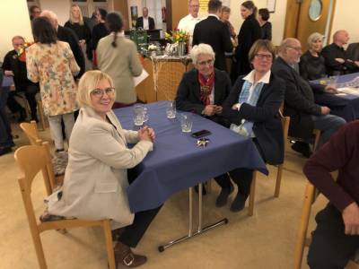 Viele interessante Gespr�che rundeten den Abend ab: Hier Birgit Heitland, MdL mit Prof. Fuhrmann und Karin Wolff, Staatsministerin und MdL a.D.