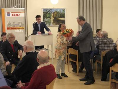 Edith Kanthak erhielt die Ehrung f�r 55 Jahre, ebenso wie Horst Fischbach, der leider verhindert war.