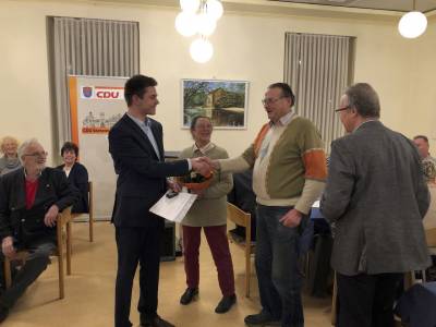 Beatrix und Heinrich Fries wurden f�r  50 Jahe Engagement geehrt.