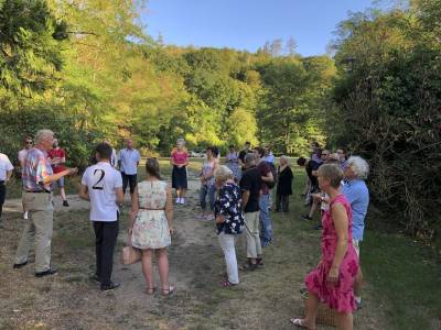 Dr. Horn erl�uterte, dass hier auch eine B�rovermietung angestrebt wird,um die Einnahmen der Stiftung zum Erhalt des Schlosses auf eine breitere Basis zu stellen.