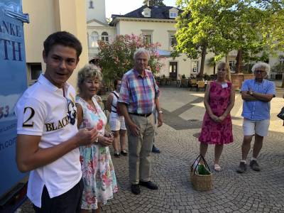 Der Vorsitzende Max Panhans begr��te auch eine Gruppe der Jungen Union und bedankte sich bei Dr. Horn und Frau Sch�fer f�r die angebotene F�hrung.