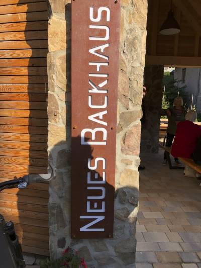 Die dritte B�rgertour fand am Do. 26.8. abends am neu errichteten Backhaus in Stattbach statt.