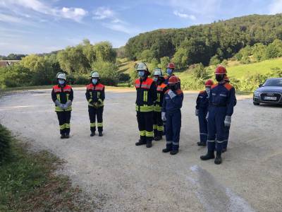 F�r die eindrucksvolle �bung gab es gro�en Beifall f�r die Jugendfeuerwehr.