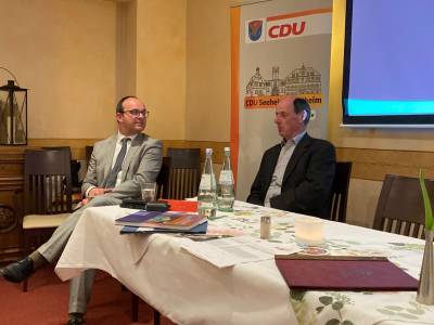 Zahlreiche Fragen z. B. auch zu den Kosten f�r den Pakt f�r den Nachmittag konnte K�hler schl�ssig beantworten.