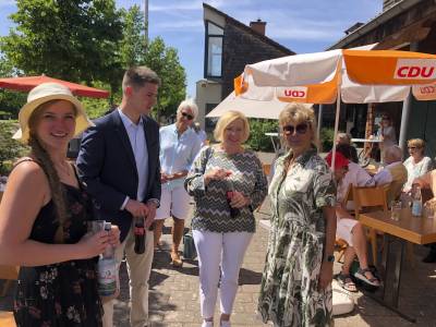 Max Panhans und Karin Neipp im Gespr�ch mit Birgit Heitland, MdL.