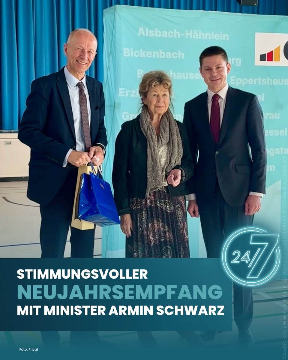 Max Panhans und Karin Neipp bedanken sich bei Kultusminister Armin Schwarz